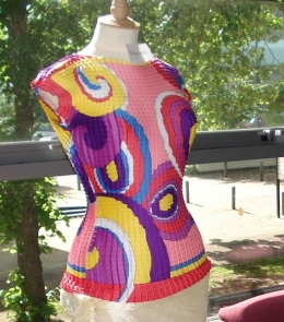  T-shirt with ‘memory’ - an exhibit at the Techno-Textiles Exhibition
